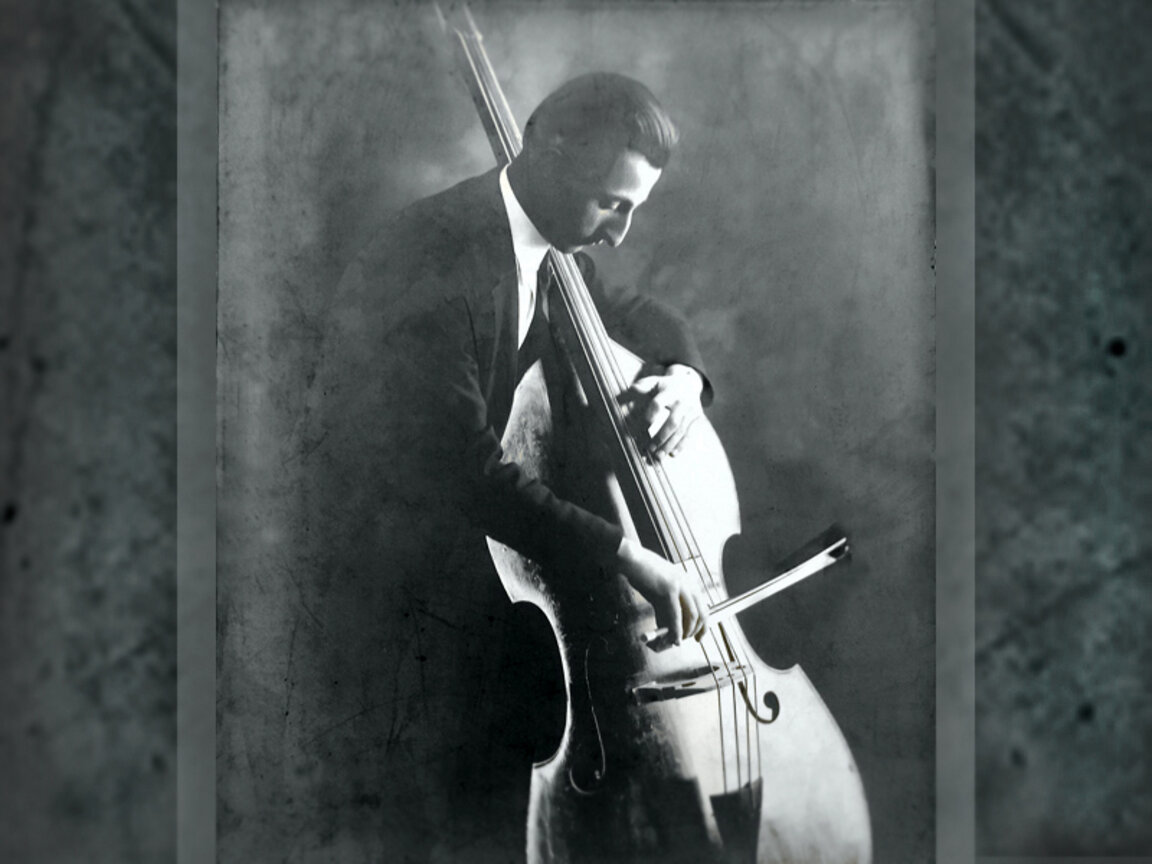 Асен Вапорджиев, снимка Придворен фотограф М.Курц, 1926 г. Държател: Архивен фонд на БНР