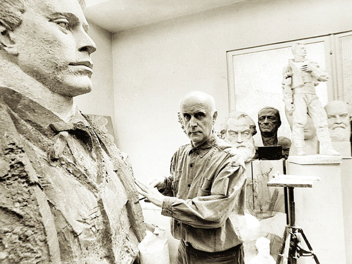 Владимир Гиновски в ателието си