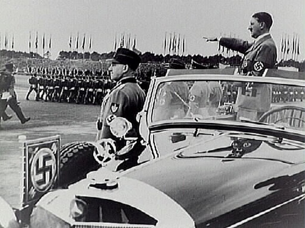 Адолф Хитлер