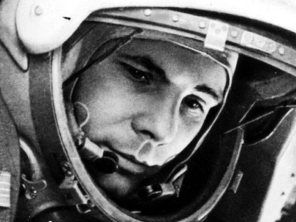 12 април – Ден на авиацията и космонавтиката