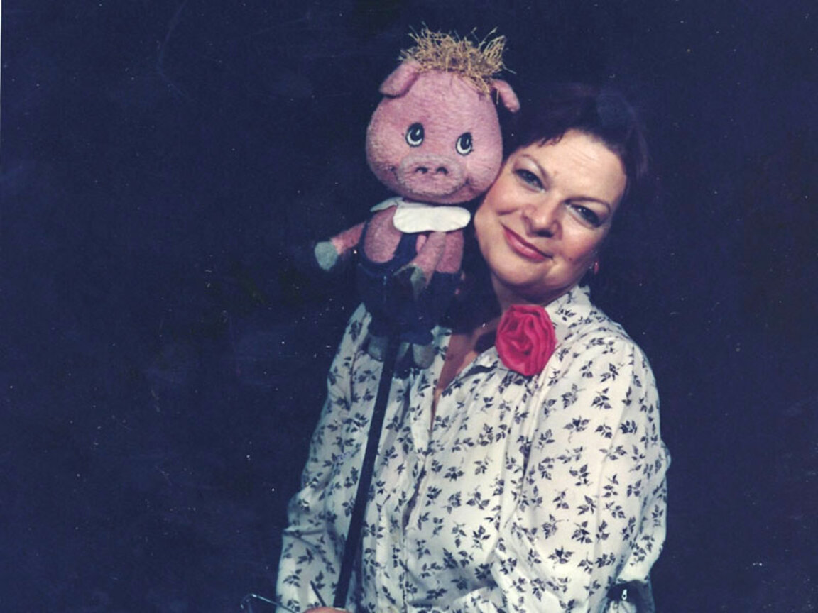 Лина Бояджиева в ролята на Прасчо от "Мечо пух", 1985 г.