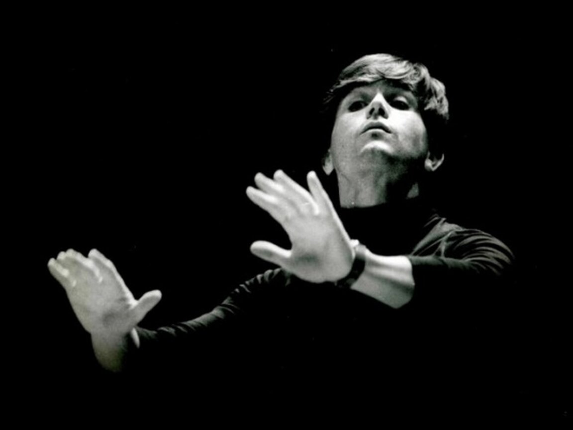 Емил Чакъров