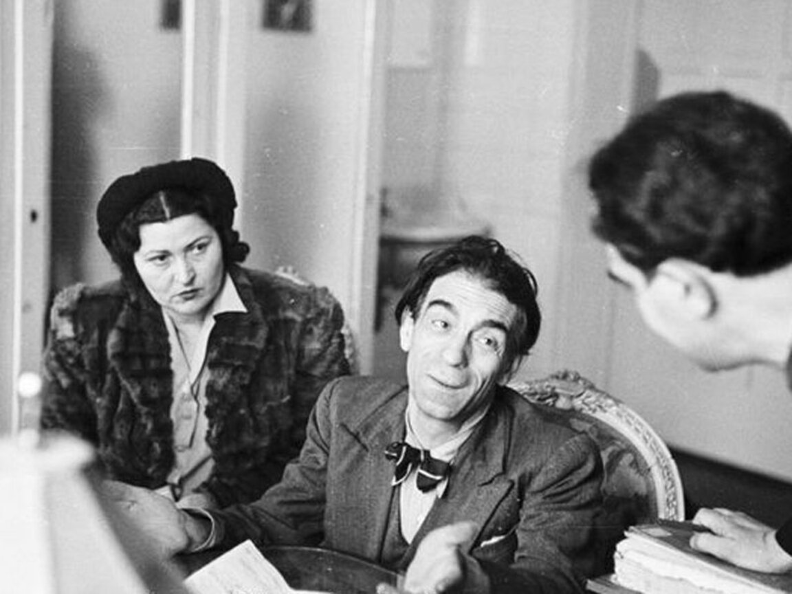 Пенка Икономова и Константин Кисимов по време на репетиция на „Вълци и овце“ от Александър Островски в Народния театър „Иван Вазов“, сезон 1946/47 г.