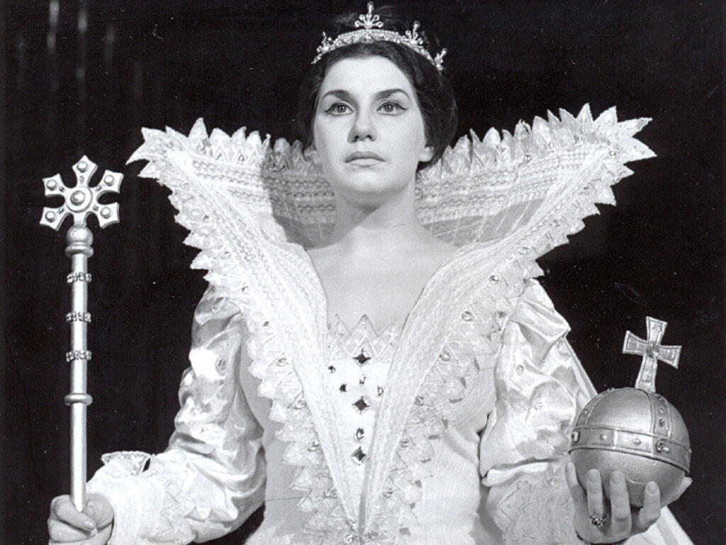 Виолета Бахчеванова като Мария Стюарт