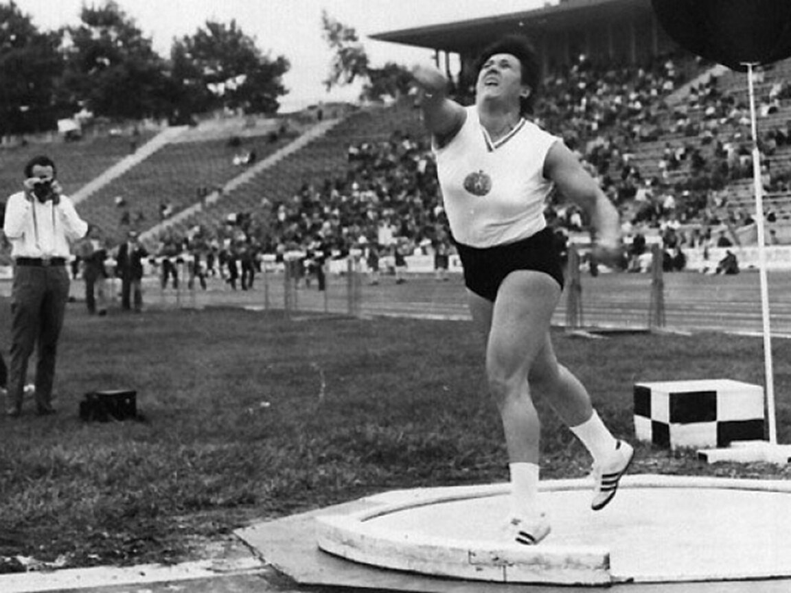 Спортист на годината - 1976: Иванка Христова, тласкане на гюле