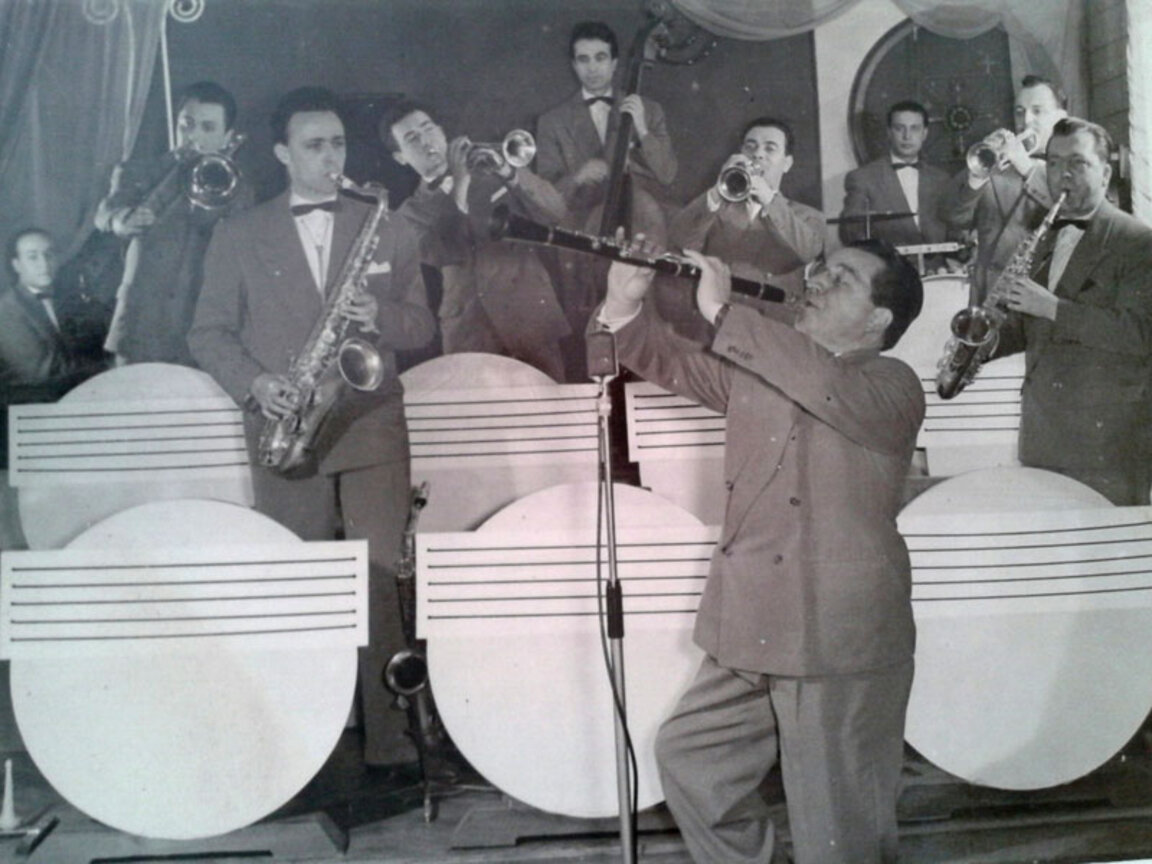 Димитър Ганев (на преден план с кларинета) и неговият бенд, 1956 г.