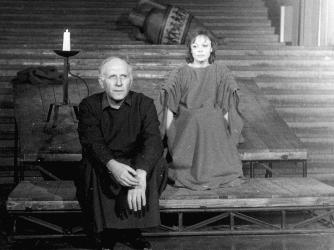 Васил Димитров (Креон) и Цветана Манева в „Антигона“