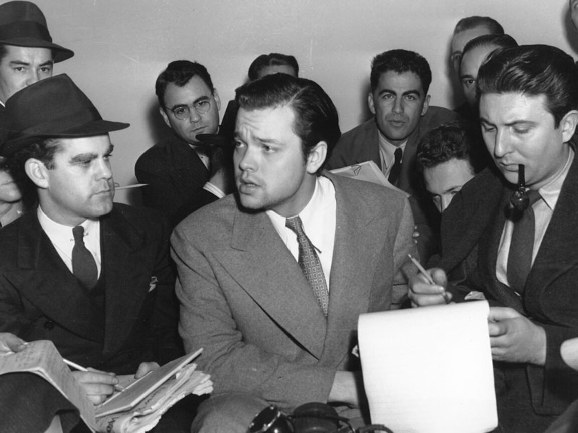 На среща с репортери на 31 октомври 1938 г. Орсън Уелс отрича идеята му да е била чрез радиопиесата да предизвика паника