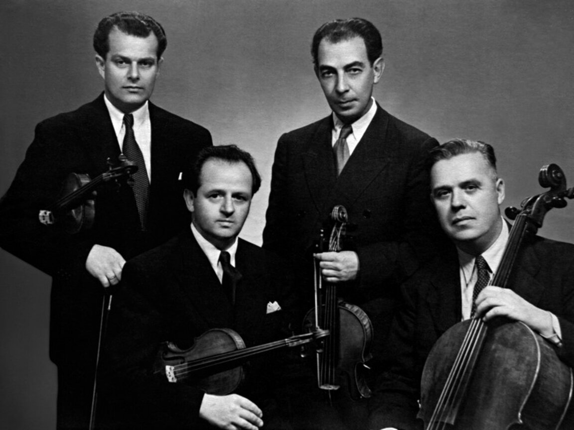 Квартет „Аврамов“ - от ляво надясно прави: Стоян Сертев, Стефан Магнев; седнали: Владимир Аврамов, Константин Кугийски