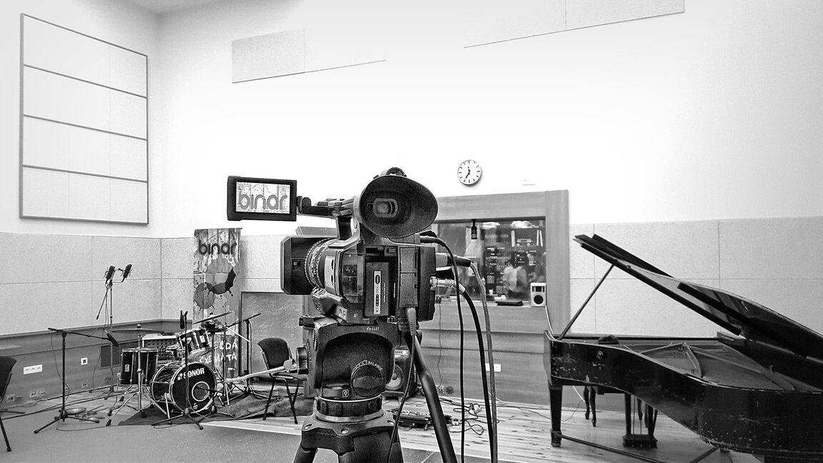 Камерата на радио Бинар във Второ студио на БНР