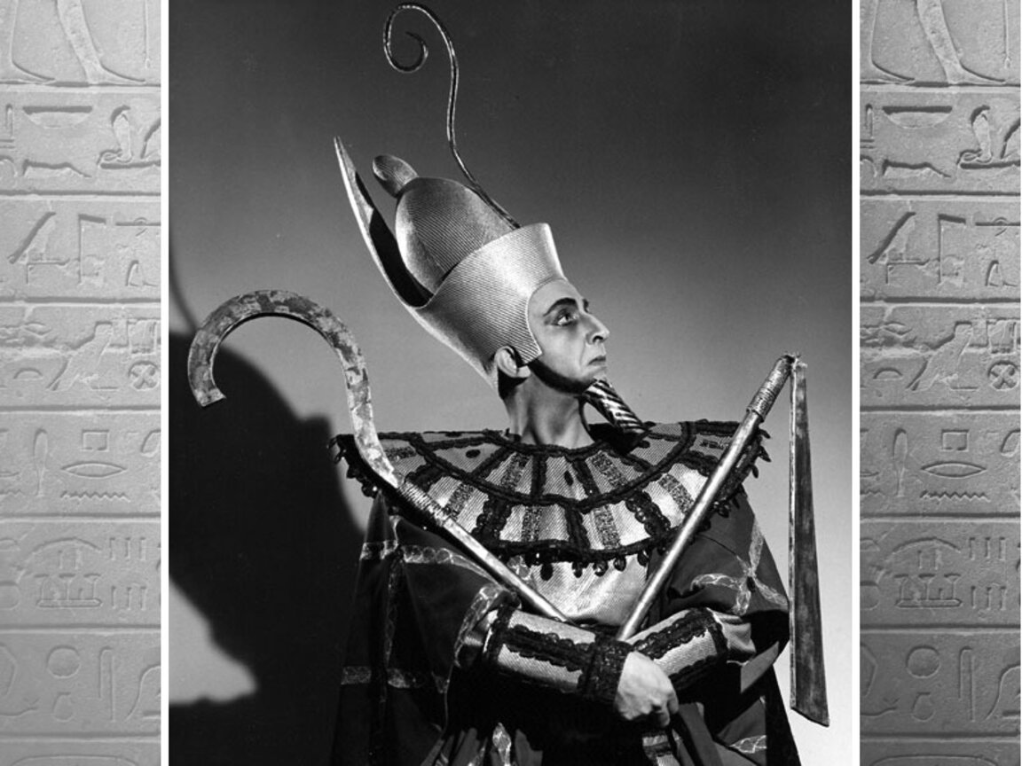 Любомир Вишегонов в ролята на фараона на Египет във Вердиевата опера „Аида“, Метрополитън опера, сезон 1951/52 г.