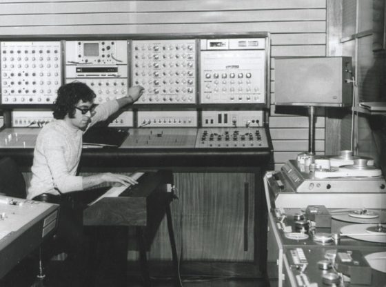 Симо Лазаров в първото студио за електронна музика.