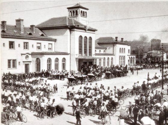 Снимка от Плевен от времето, когато е публикувано първото българско издание, специализирано в проблемите на радиоразпръскването в края на 20-те години на ХХ в.