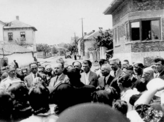 Димитър Пешев при посещението си в Кюстендил през 1943 година