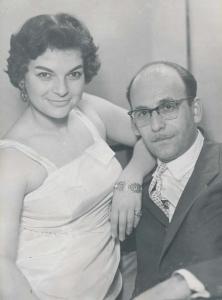 Лина Бояджиева със съпруга си Атанас Бояджиев през 1954 г.  