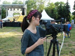 Невена Антонова по време на стрийма на фестивала „BeerRelation – консумирай отговорно!“ в Южен парк, 2014 г. 